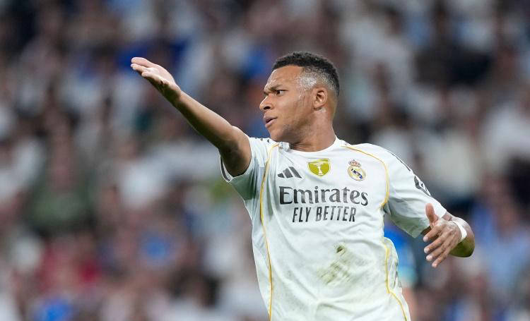 冲击C罗纪录！姆巴佩还有五场比赛机会，曼城之战成关键，但超越梅西仍无望